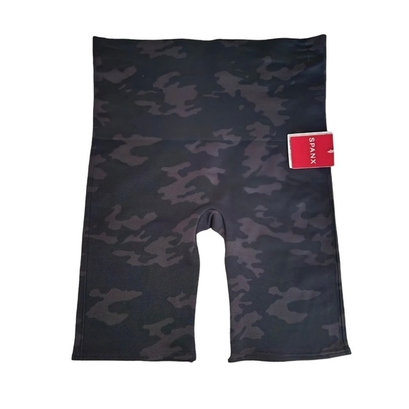 SPANX Women’s Size Medium Camo Printed Seamless Biker Shorts NWT - Picture 3 of 9